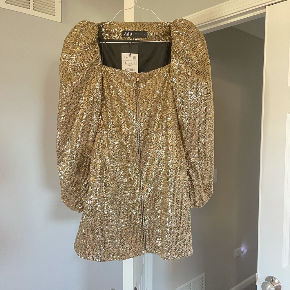 ZARA GOLD SEQUIN ZIP UP DRESS PUFF SLEEVES SMALL SIZE. NEVER WORN. NO DAMAGE.
